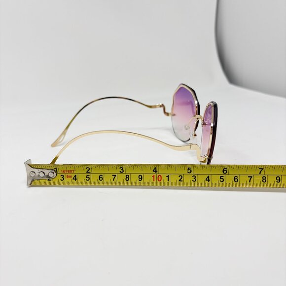 Oversized Graduated Purple to Clear Sunglasses - Picture 10 of 12
